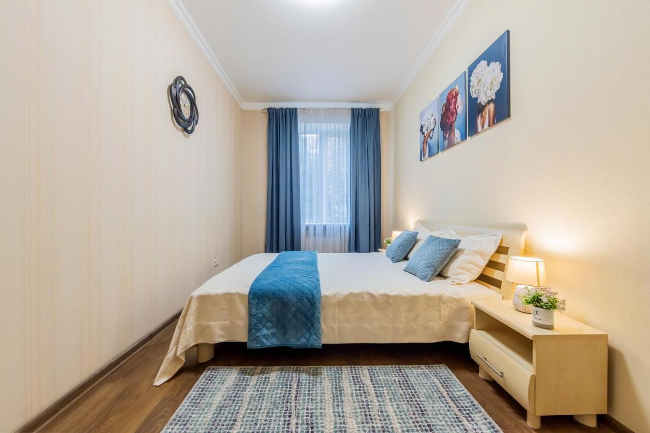 2К Квартира На Шота Руставелі, Бессарабка Kiew Exterior foto