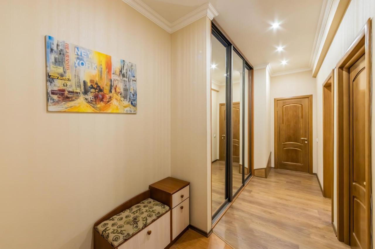 2К Квартира На Шота Руставелі, Бессарабка Kiew Exterior foto